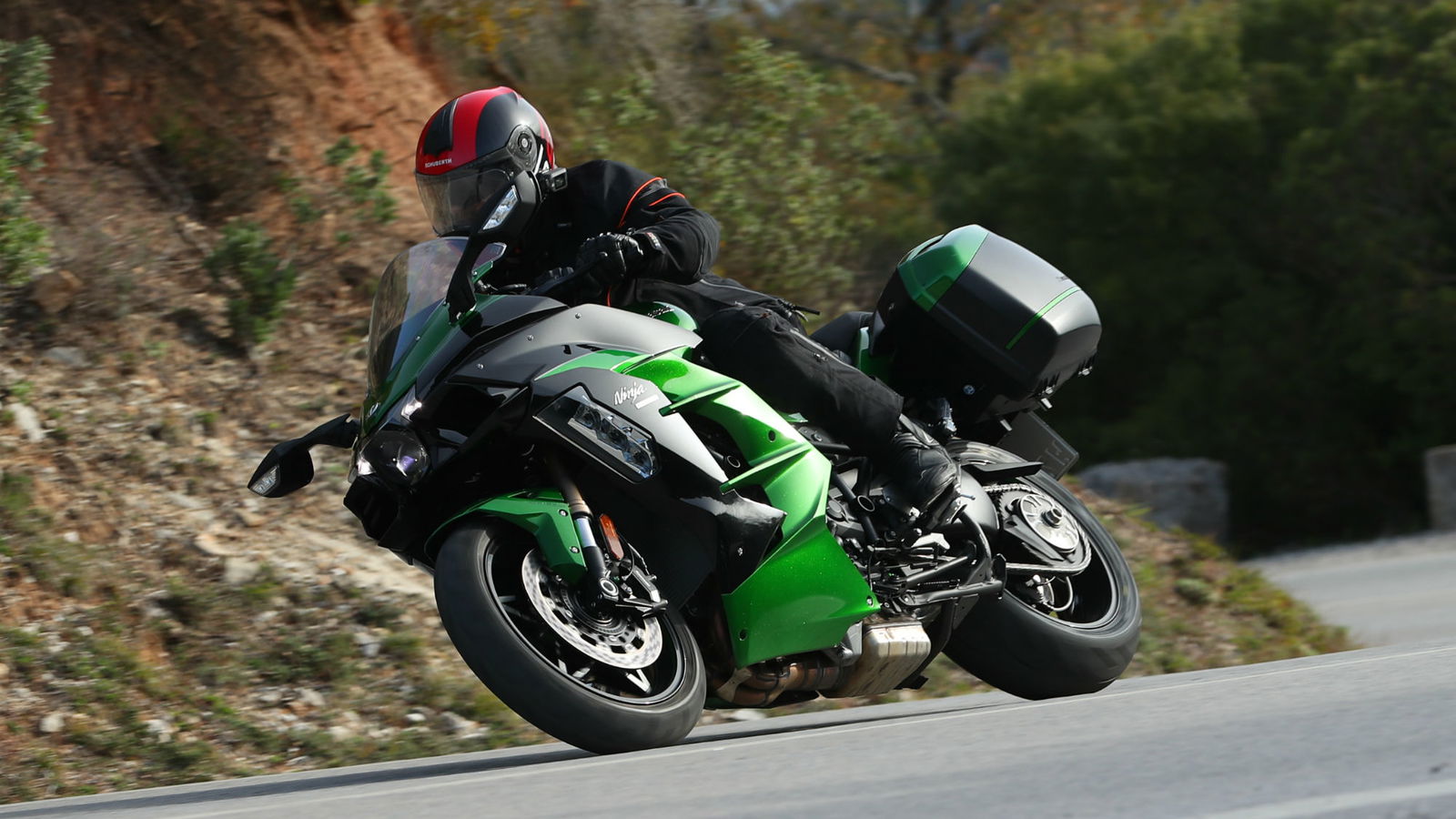 Kawasaki Ninja H2 SX SE video review